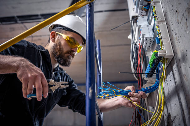 Best Emergency Electrical Repair  in Epworth, IA