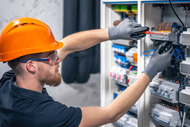 Best Affordable Emergency Electrician  in Epworth, IA